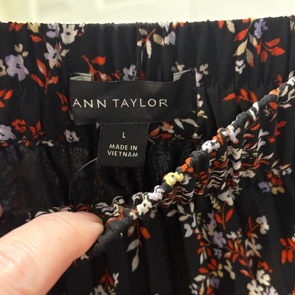 Ann Taylor Black Floral Midi Skirt - Picture 2 of 7